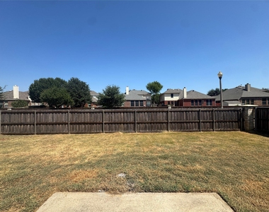 2405 Kariba Lane - Photo Thumbnail 18