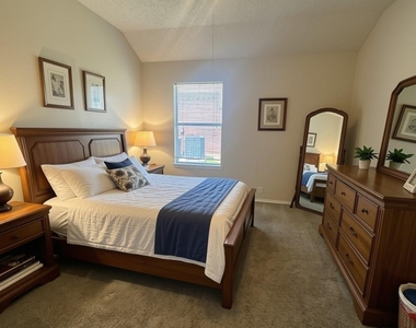 2405 Kariba Lane - Photo Thumbnail 14