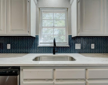 1824 Andover Court - Photo Thumbnail 10