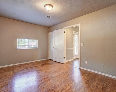 1824 Andover Court - Photo Thumbnail 5
