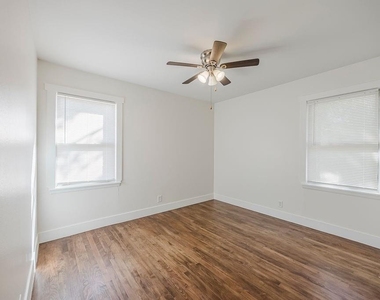 4712 Laverda Drive - Photo Thumbnail 21