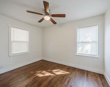 4712 Laverda Drive - Photo Thumbnail 23
