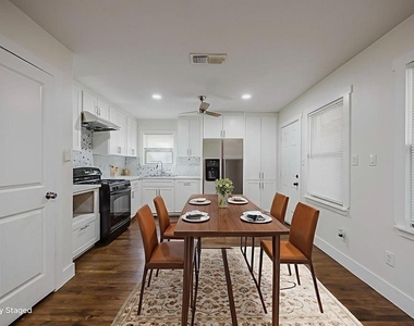 4712 Laverda Drive - Photo Thumbnail 3