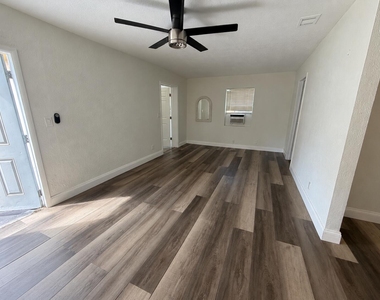 2219 Wilson Street - Photo Thumbnail 5