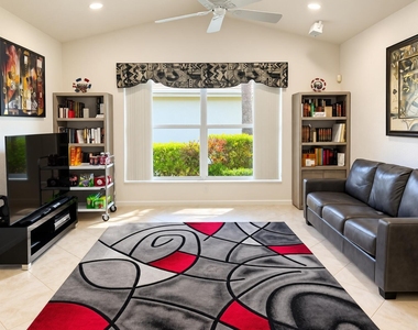 10081 Diamond Lake Drive - Photo Thumbnail 4