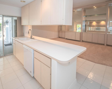 8704 Chapman Oak Court - Photo Thumbnail 12