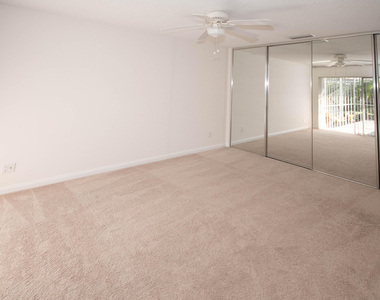 8704 Chapman Oak Court - Photo Thumbnail 19