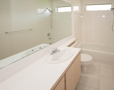 8704 Chapman Oak Court - Photo Thumbnail 24