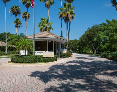 8704 Chapman Oak Court - Photo Thumbnail 35