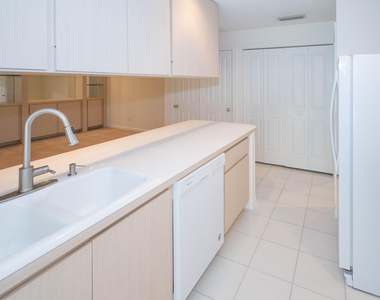 8704 Chapman Oak Court - Photo Thumbnail 15