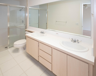 8704 Chapman Oak Court - Photo Thumbnail 20