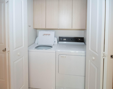 8704 Chapman Oak Court - Photo Thumbnail 16