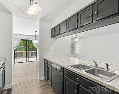 988 Cranberry Circle - Photo Thumbnail 10