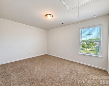 1130 Rock Haven Drive - Photo Thumbnail 11