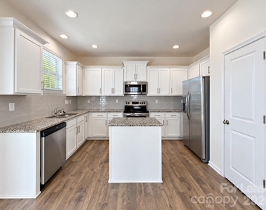 1130 Rock Haven Drive - Photo Thumbnail 4