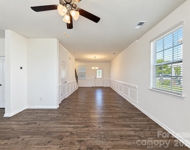1130 Rock Haven Drive - Photo Thumbnail 7