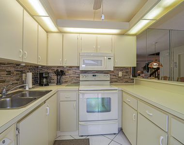 510 N Tropic Lane - Photo Thumbnail 11