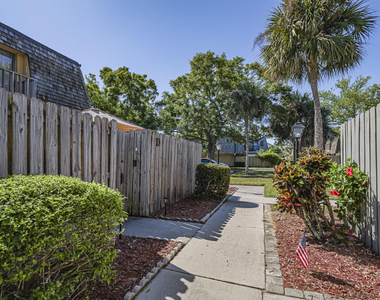 510 N Tropic Lane - Photo Thumbnail 2