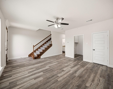1603 Mignon Drive - Photo Thumbnail 13