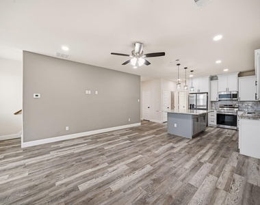 1603 Mignon Drive - Photo Thumbnail 3