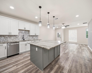 1603 Mignon Drive - Photo Thumbnail 2