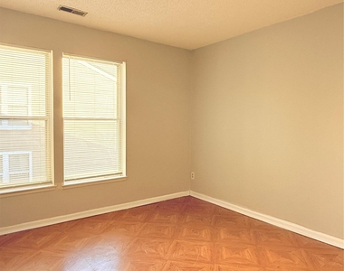9627 Vinca Circle - Photo Thumbnail 5