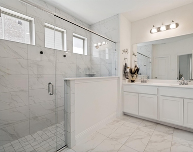 3906 Belleview Place - Photo Thumbnail 14