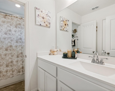 3906 Belleview Place - Photo Thumbnail 22