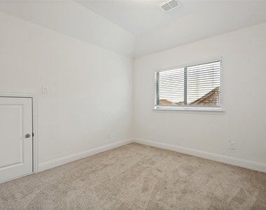 3906 Belleview Place - Photo Thumbnail 19