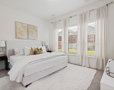 3906 Belleview Place - Photo Thumbnail 12