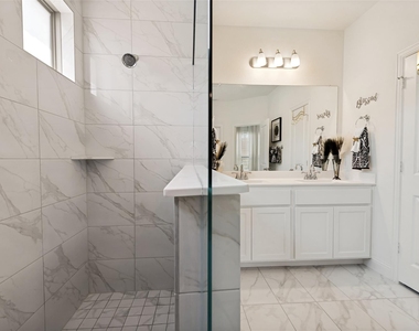 3906 Belleview Place - Photo Thumbnail 15