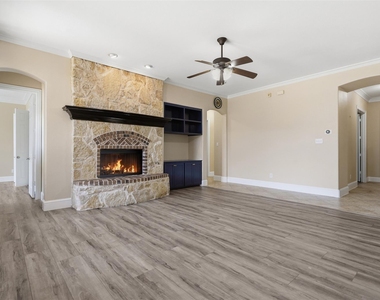 2310 Queen Morgan Lane - Photo Thumbnail 9
