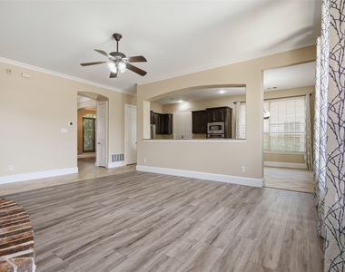 2310 Queen Morgan Lane - Photo Thumbnail 8