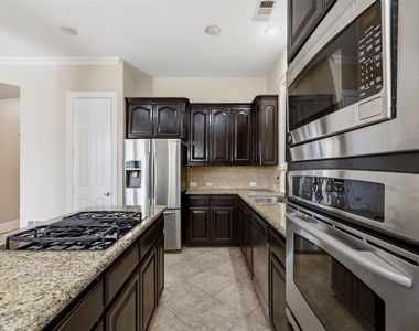 2310 Queen Morgan Lane - Photo Thumbnail 10