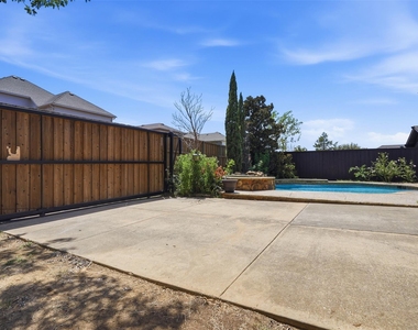 2310 Queen Morgan Lane - Photo Thumbnail 27