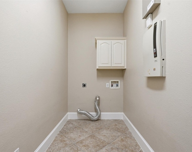 2310 Queen Morgan Lane - Photo Thumbnail 19