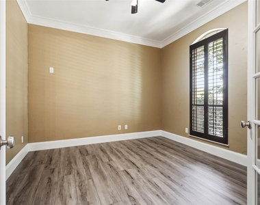 2310 Queen Morgan Lane - Photo Thumbnail 5