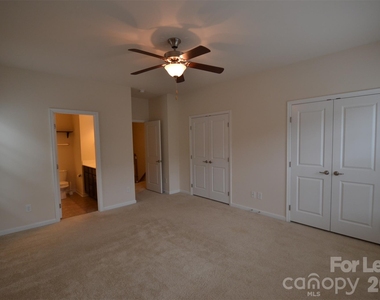 19904 Lamp Lighters Way - Photo Thumbnail 12