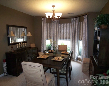 6010 Kenmore Lane - Photo Thumbnail 8