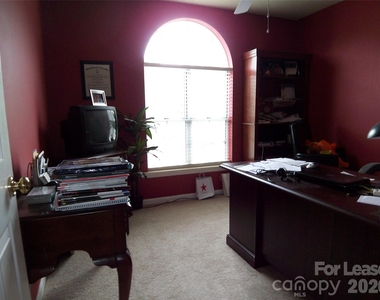 6010 Kenmore Lane - Photo Thumbnail 4