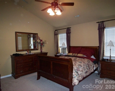 6010 Kenmore Lane - Photo Thumbnail 6