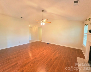 4518 Capstone Drive - Photo Thumbnail 4