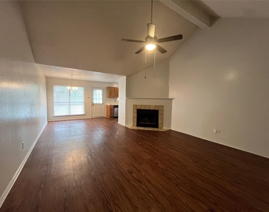 724 Ballard Street - Photo Thumbnail 2