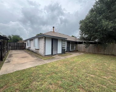 724 Ballard Street - Photo Thumbnail 16