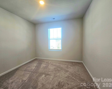 2111 Belterra Drive - Photo Thumbnail 12