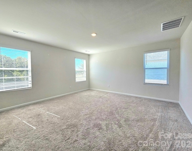 2111 Belterra Drive - Photo Thumbnail 8