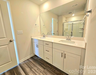 2111 Belterra Drive - Photo Thumbnail 14
