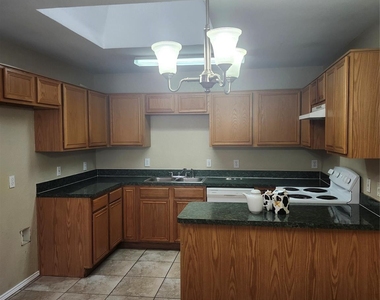 9290 Crimnson Court - Photo Thumbnail 7