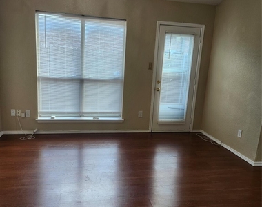 9290 Crimnson Court - Photo Thumbnail 4