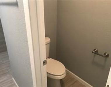 626 Warren Street - Photo Thumbnail 11